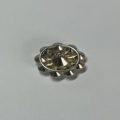 Revestimientos sólidos y accesorios botones para prendas de punto