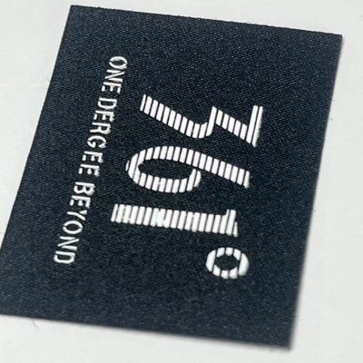 Etiquetas de ropa tejida bordadas a medida Etiquetas para sombreros camiseta