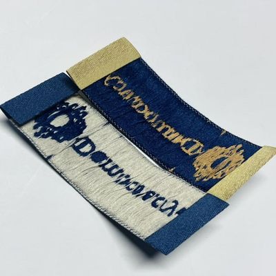 Etiquetas de prendas de vestir tejidas bordadas de artesanía personalizadas para camisetas