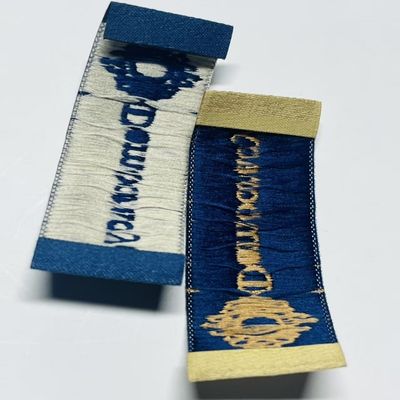 Etiquetas de prendas de vestir tejidas bordadas de artesanía personalizadas para camisetas