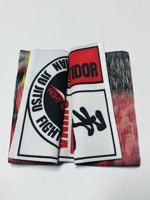 Etiquetas de ropa tejida de costumbre Etiquetas fabricantes de tejido