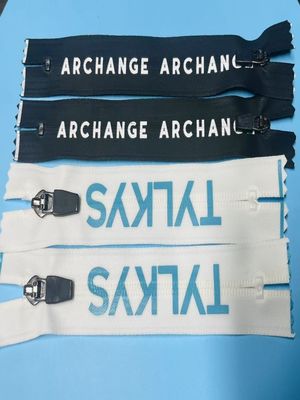 Resistente a la intemperie tirador de cremallera de cordón chaqueta de cremallera de nylon personalizada