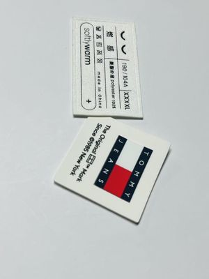 Hierro en ropa tejida Etiquetas de nombre bordadas personalizadas