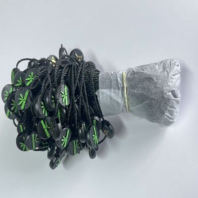 Vestidos colgantes colgantes de plástico Fijaciones de cordón de etiqueta Negro Ligero