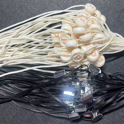 Longitud colgante aproximada de 10 pulgadas, sujetador de etiqueta de plástico, único y llamativo, y fácil para la sujeción de etiquetas de ropa