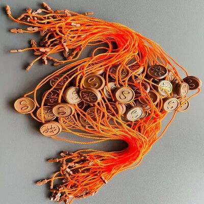 Diámetro 0.2 pulgadas de perlas de acero inoxidable de hoja de colgantes de la explosión longitud de aproximadamente 10 pulgadas ofrece una excelente resistencia y uniformidad de la superficie