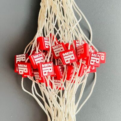 Fijación de etiquetas de plástico casual diseñada para bolsas con instalación rápida y limpieza con un mantenimiento de tela suave